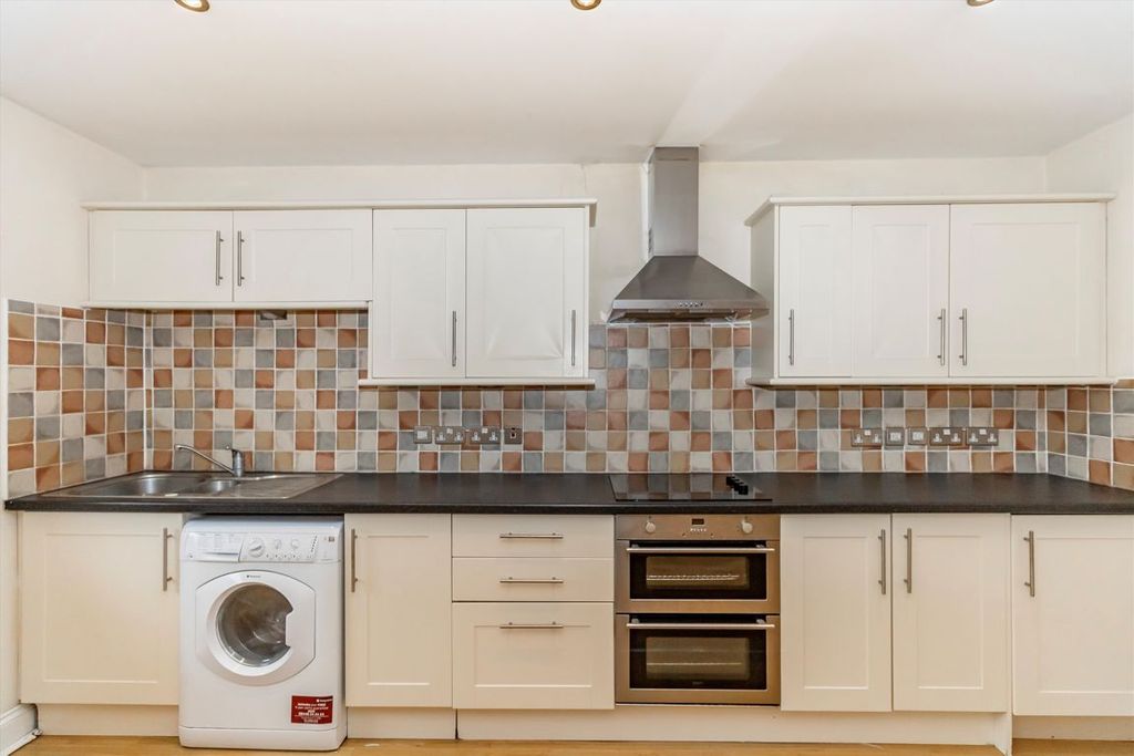 Property photo 3 of 4