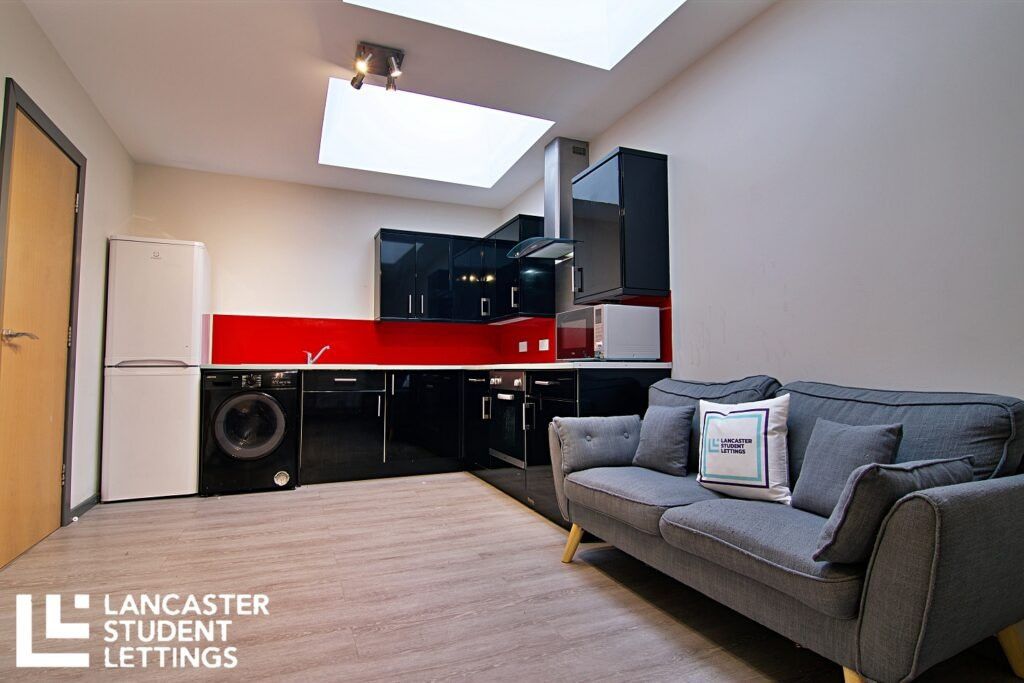 Property photo 3 of 7 Property Photo