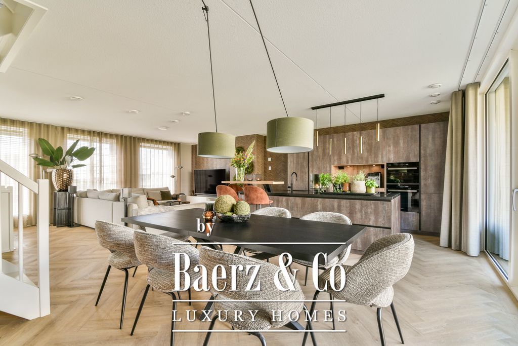 Property photo 1 of 37