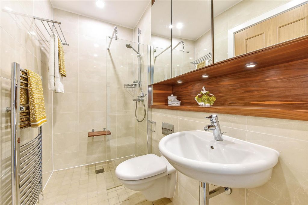 Additional image 8 of 3 bed property for saleHook Court, Bramshott Place, Liphook GU30