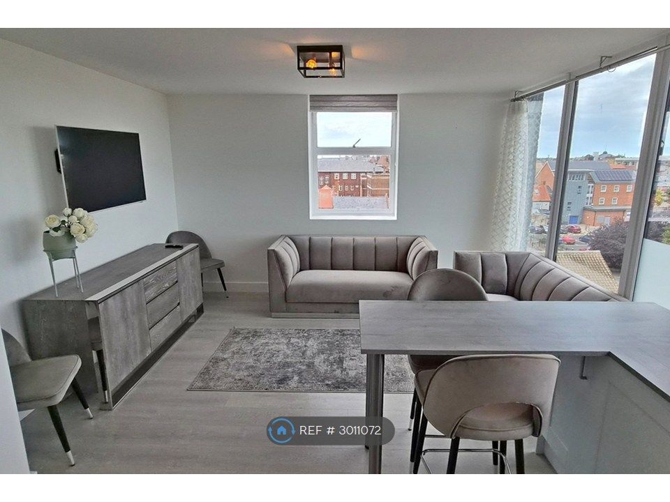 Property photo 3 of 10 Living Room