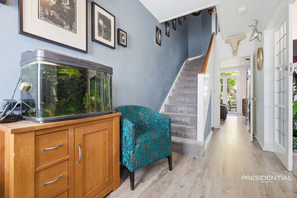 Property photo 2 of 28