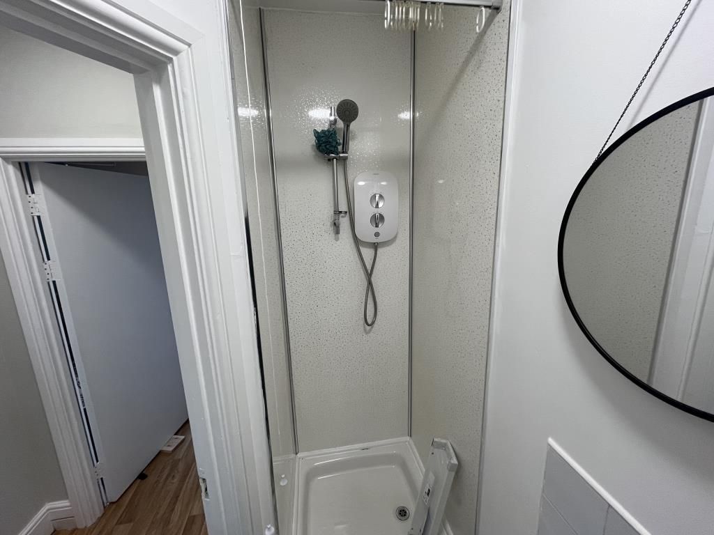 Property photo 2 of 6 Bathroom