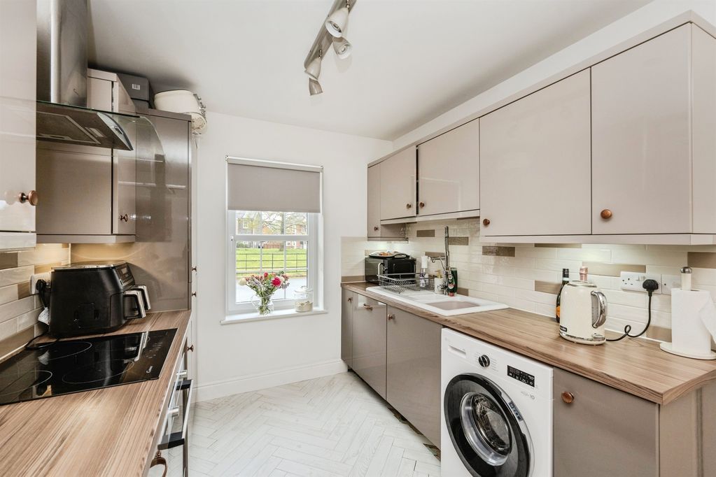 Property photo 3 of 25 Photo 19