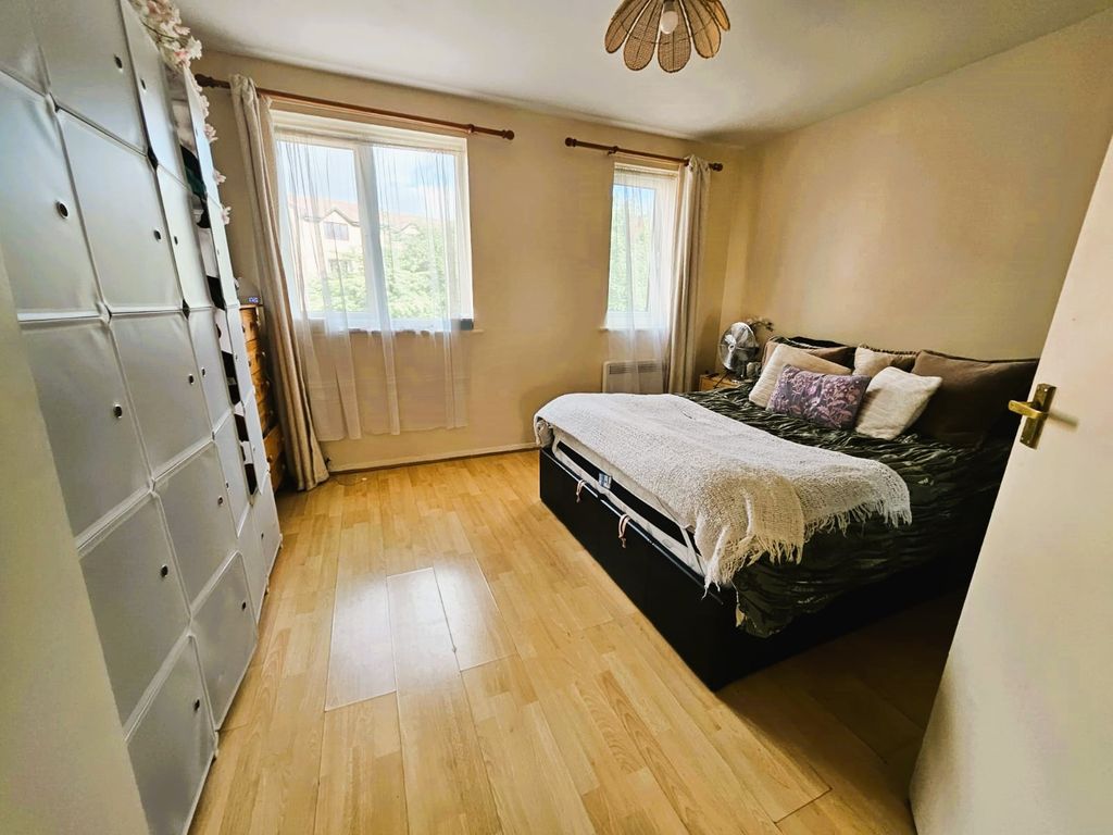 Property photo 3 of 6