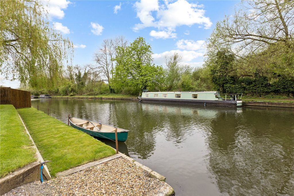 Property photo 3 of 17 Grand Union Canal