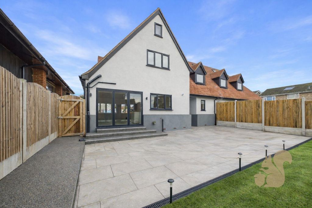 Property photo 3 of 12 9 Kingsland - Garden Patio.Jpg