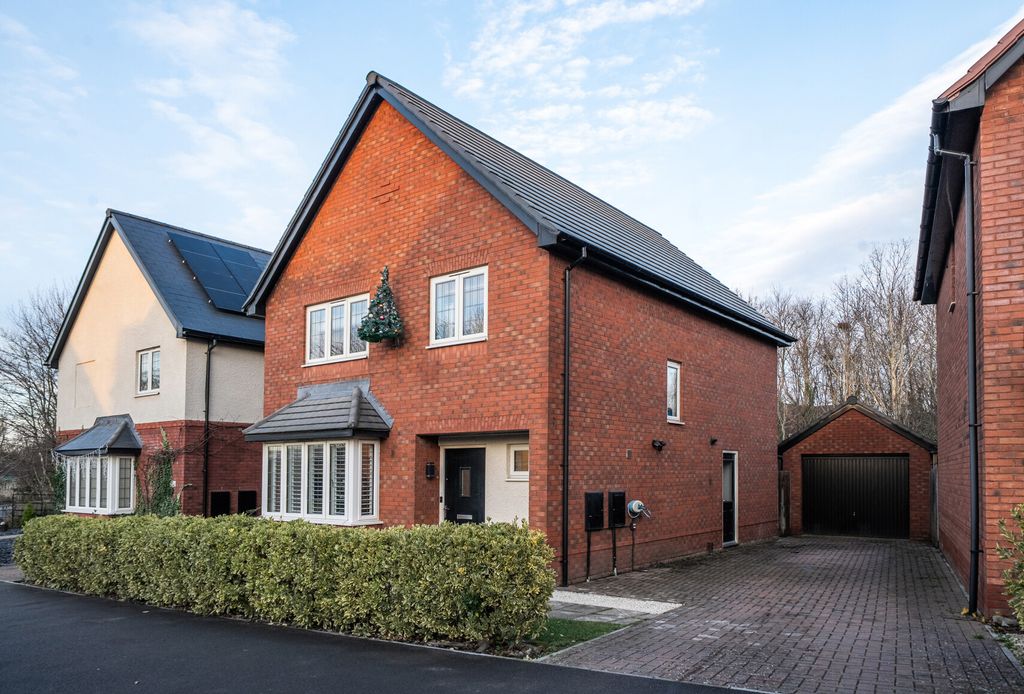 Property photo 1 of 13 1388517-1-6941902...