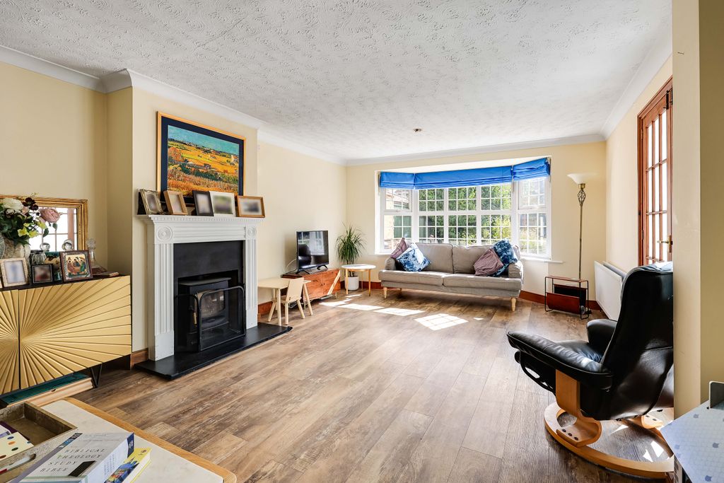 Property photo 3 of 25 Sitting Room