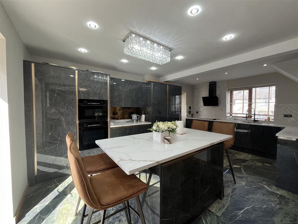 Property photo 2 of 26 Kitchen/Diner