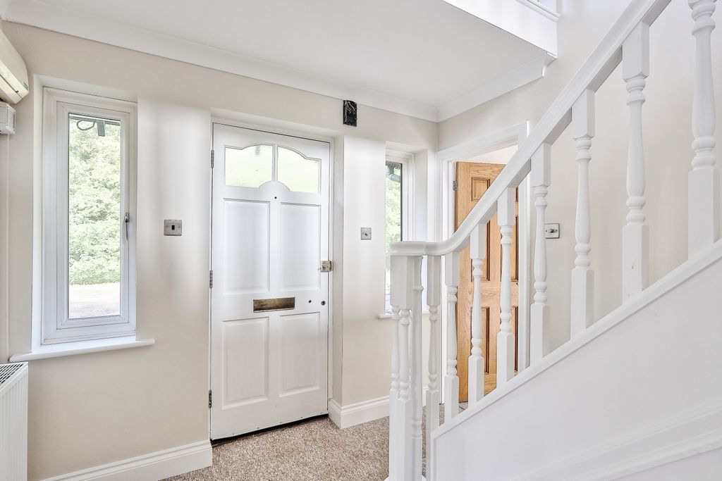Property photo 3 of 38 6