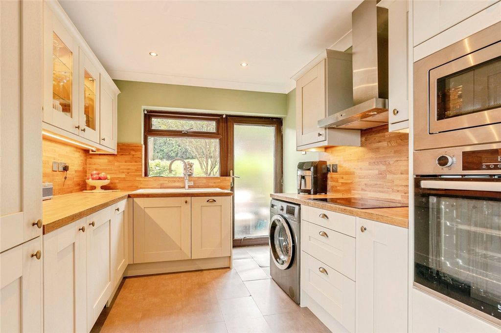 Property photo 3 of 33 Picture No. 79