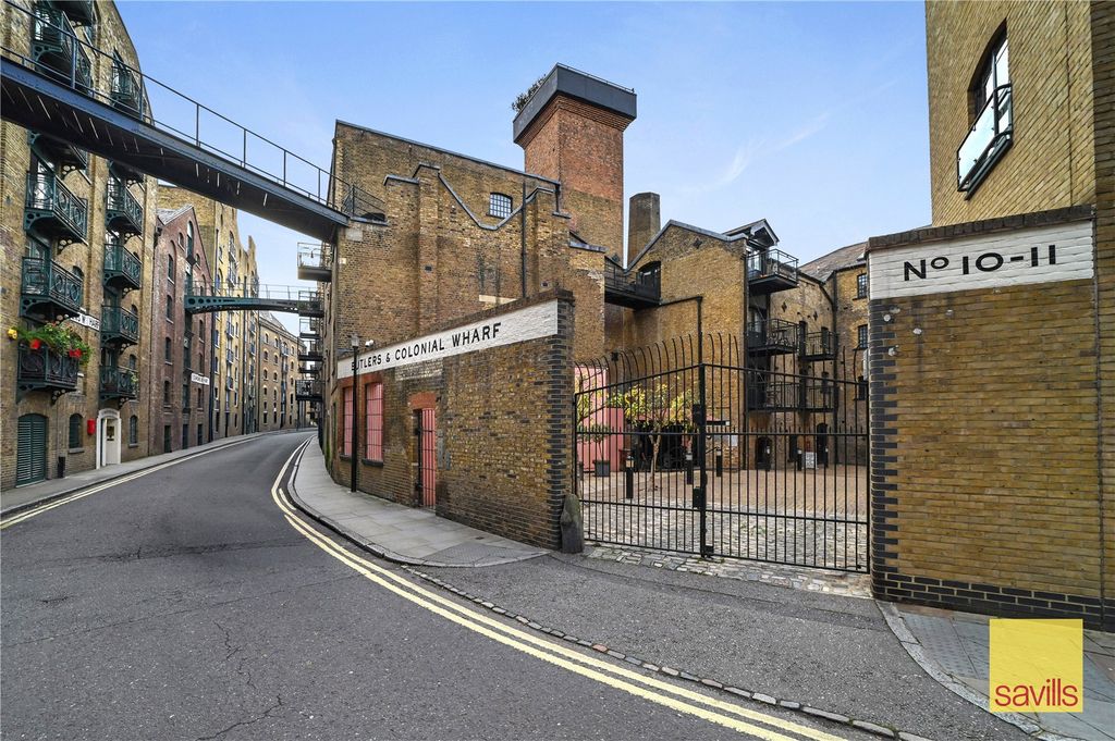 Property photo 3 of 12 External