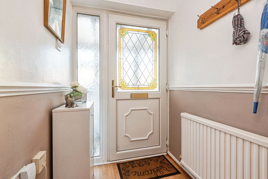 Property photo 2 of 20