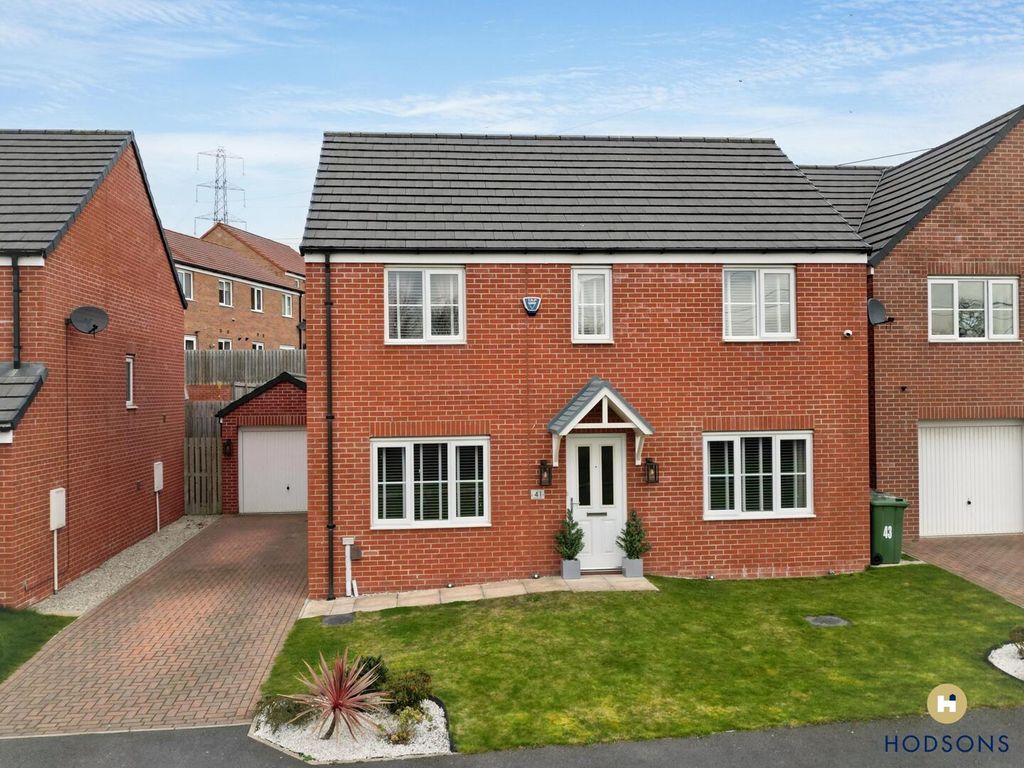 Property photo 1 of 20 Front (Exterior)