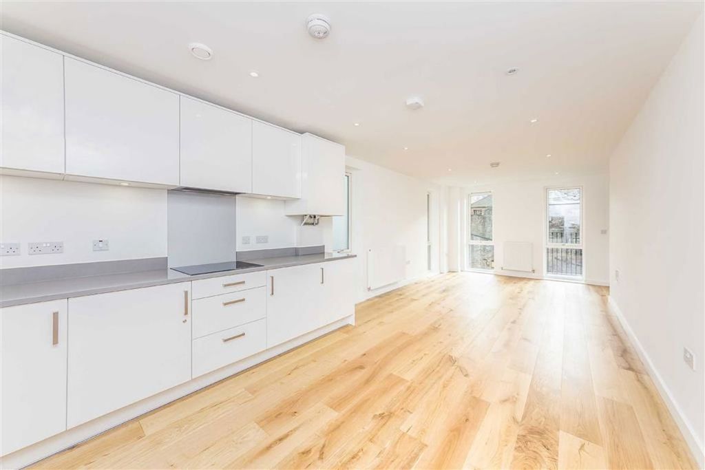 Property photo 2 of 8