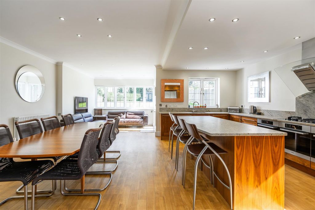 Property photo 3 of 23 1c Berkswell Close_31.Jpg