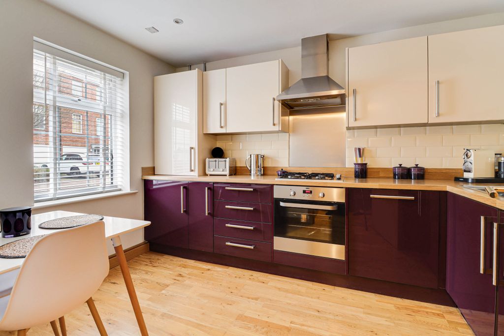 Property photo 3 of 16 Kitchen/Diner