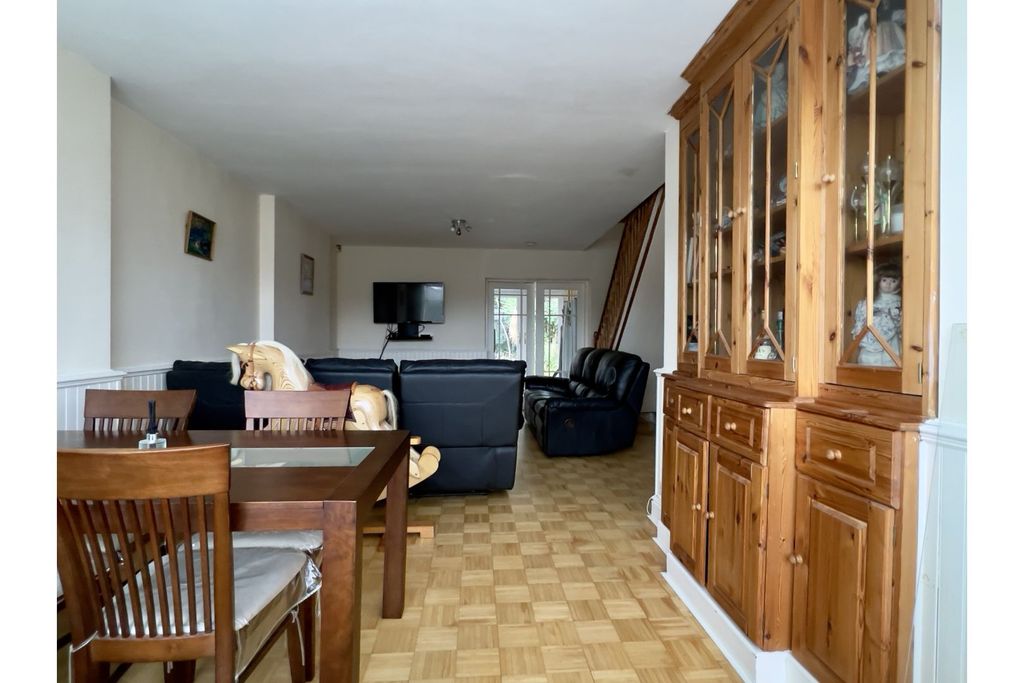 Property photo 1 of 25 Lounge