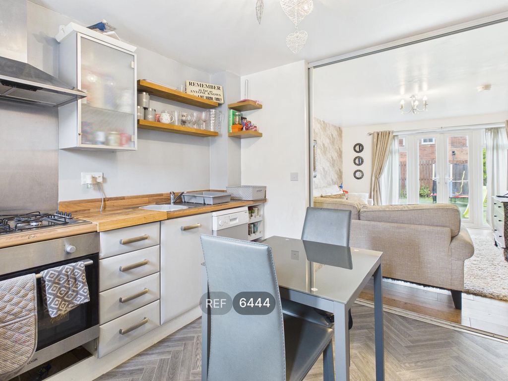 Property photo 2 of 21 Kitchen