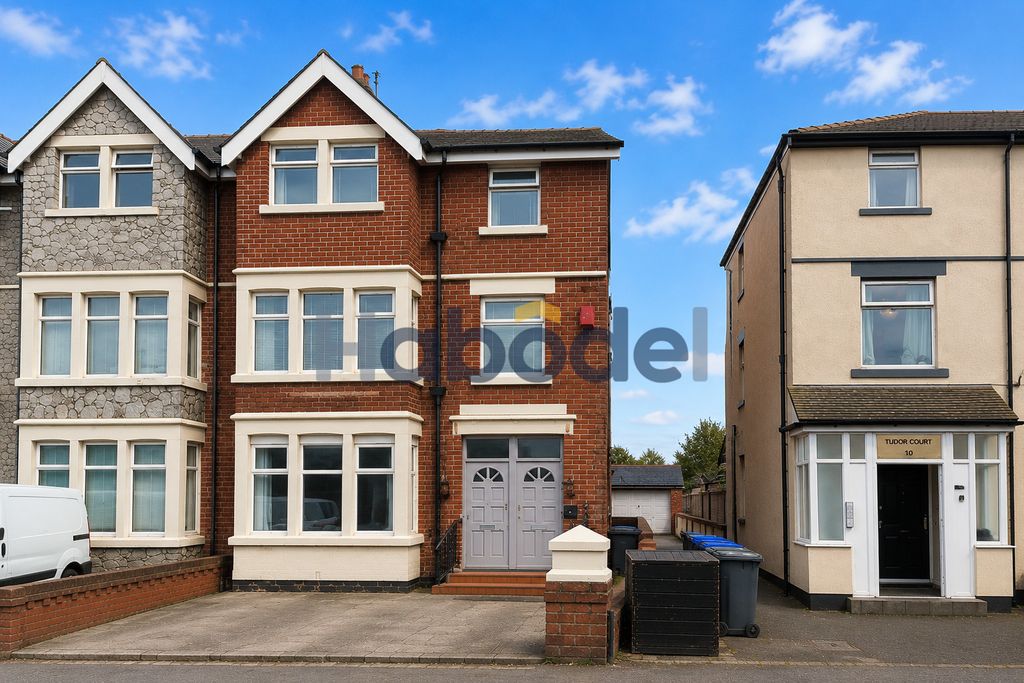 Property photo 2 of 12