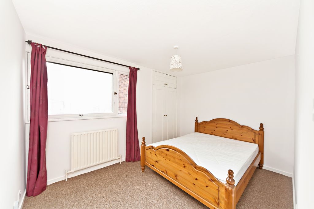 Property photo 3 of 7 Bedroom