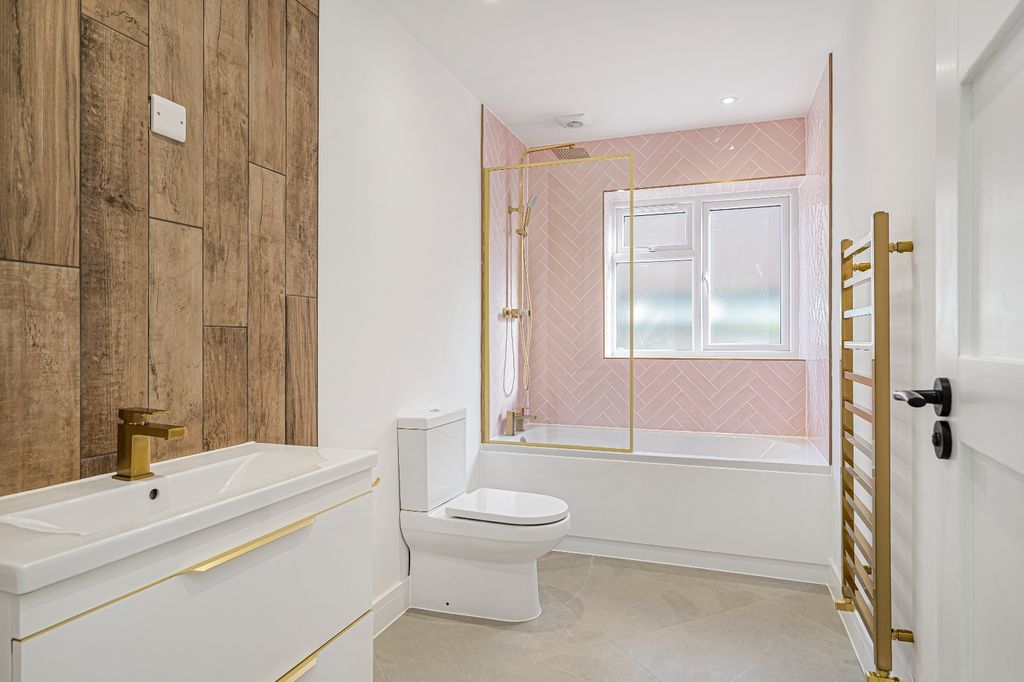 Additional image 5 of 4 bed detached house for saleSouth Coast Road, Telscombe Cliffs, Peacehaven, East Sussex BN10