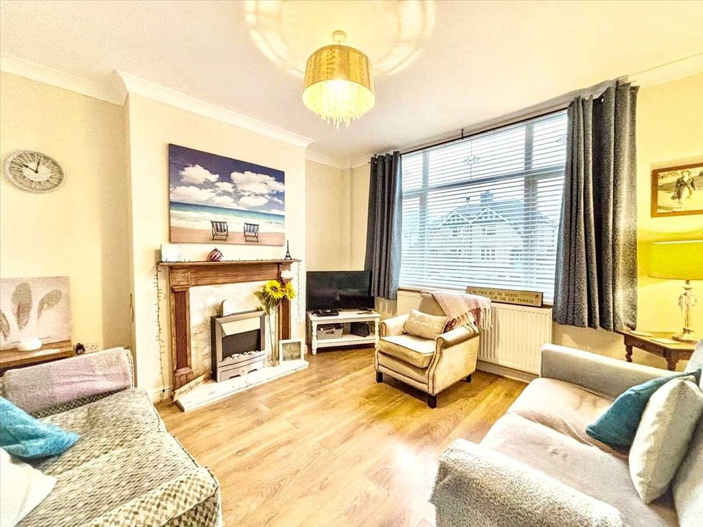 Property photo 2 of 26 Lounge