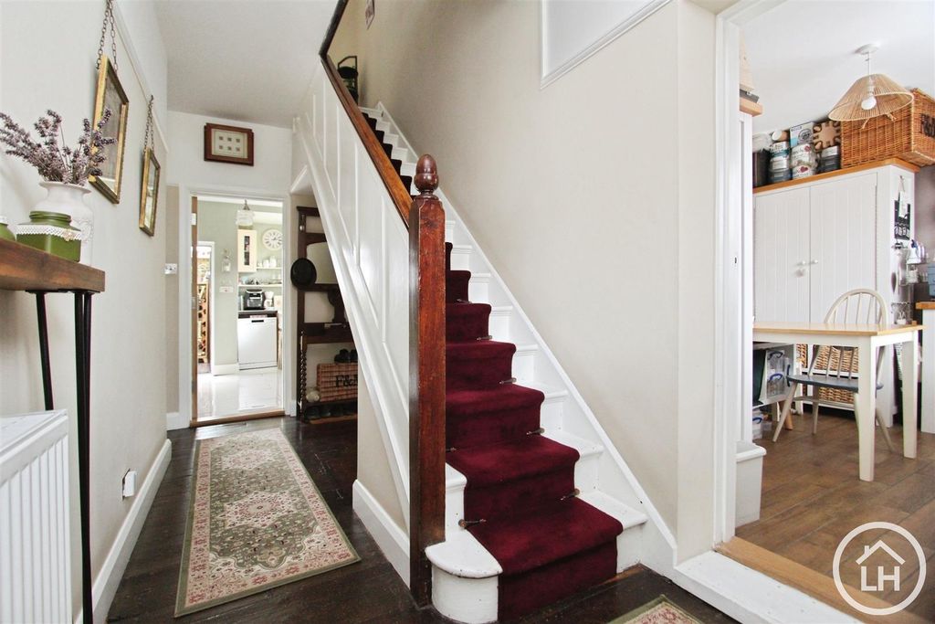 Property photo 2 of 22 Hallway