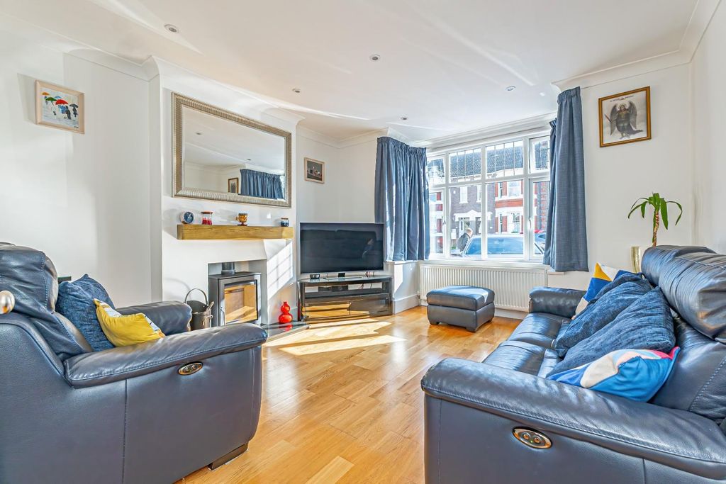 Property photo 2 of 24