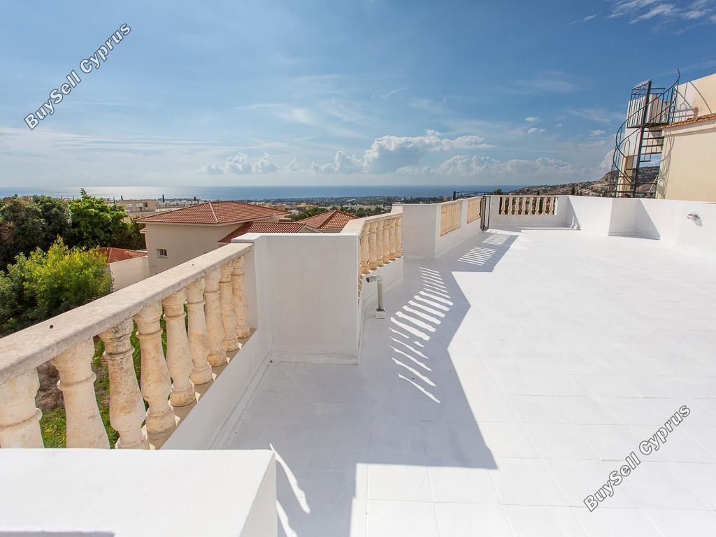 Property photo 1 of 27