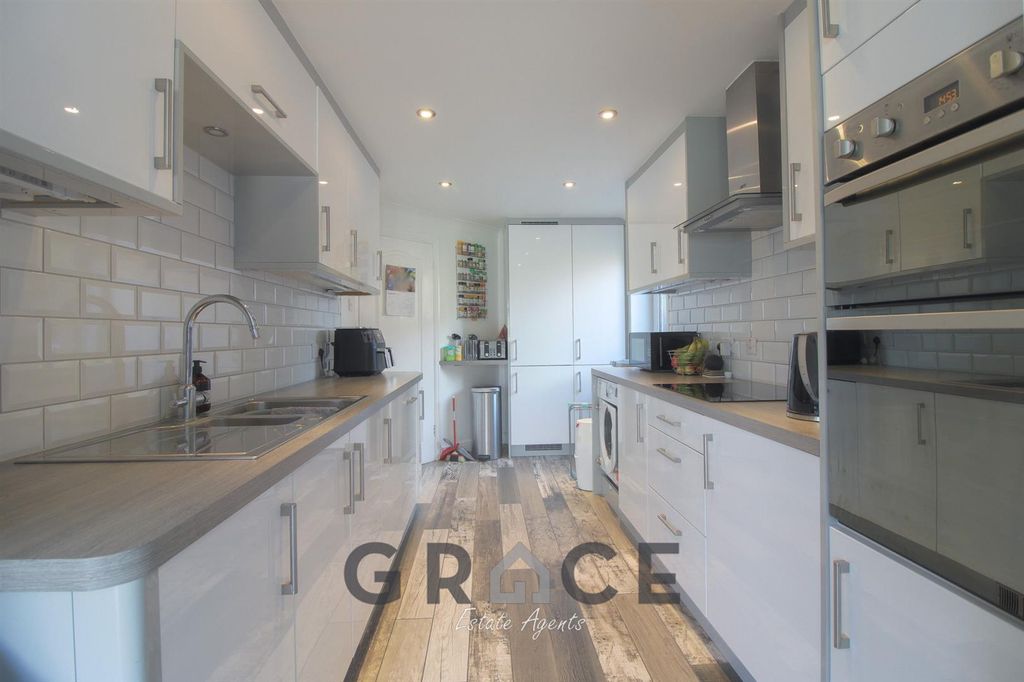 Property photo 3 of 26 Untitled_Hdr-52-2.Jpg