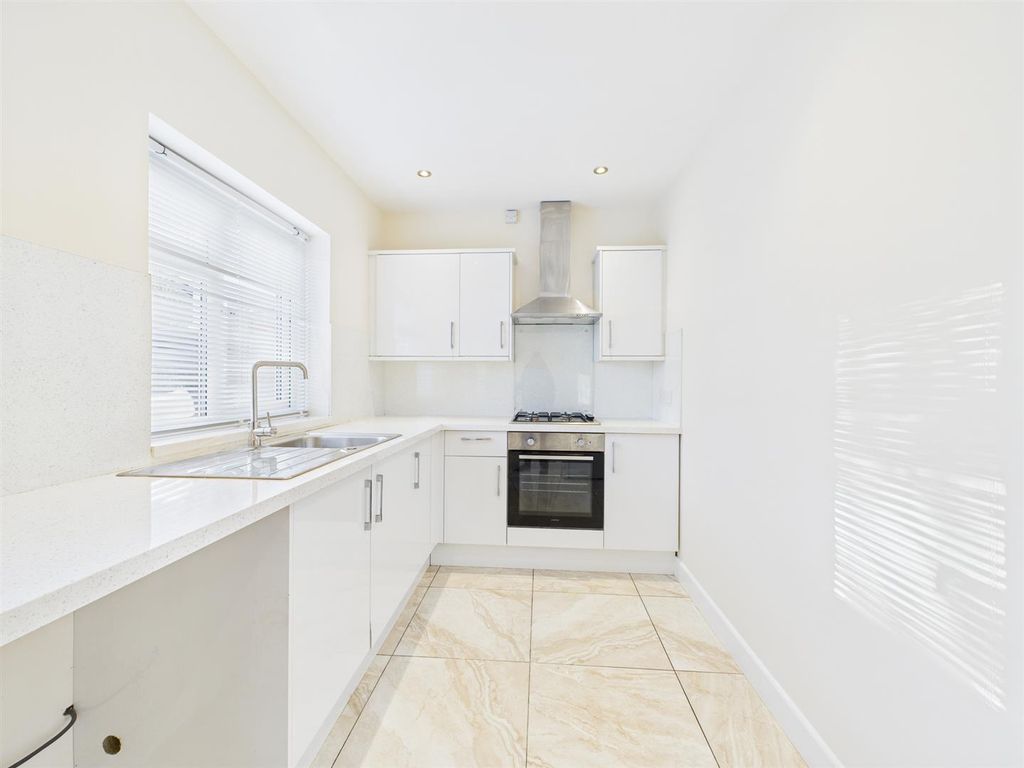 Property photo 3 of 21 Mill Lane