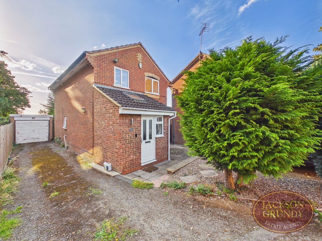 Property photo 1 of 2 Ixworth Close