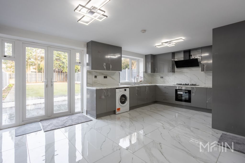 Additional image 7 of 6 bed semi-detached house for saleLeicester Road, Wigston LE18