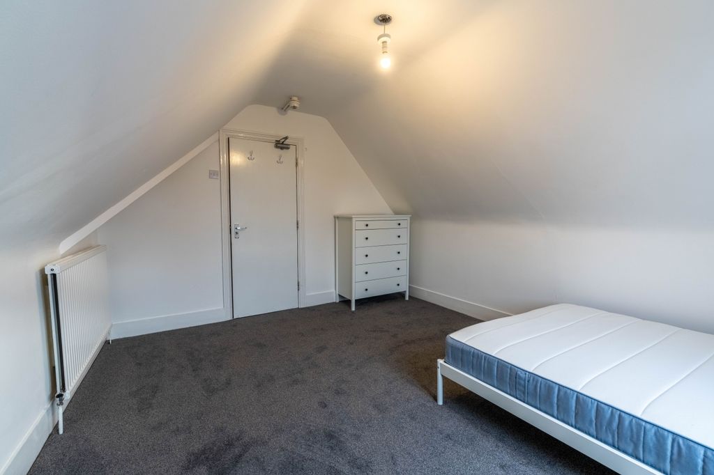 Property photo 2 of 7 Photo