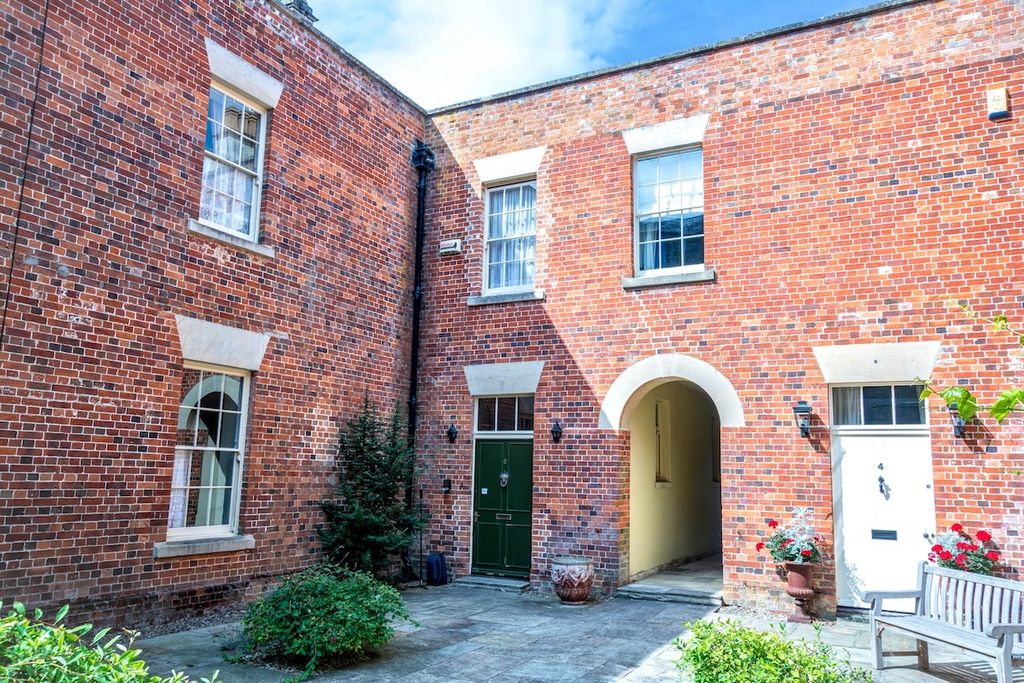 Property photo 1 of 22