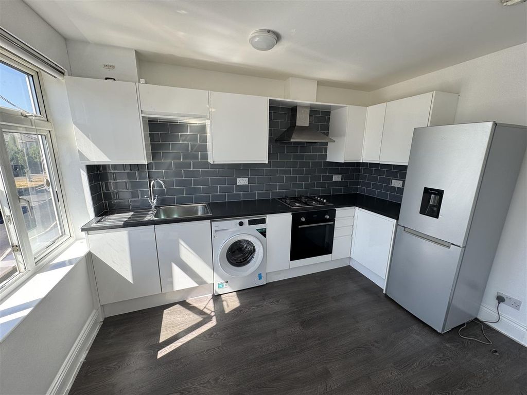 Property photo 2 of 15 Kitchen