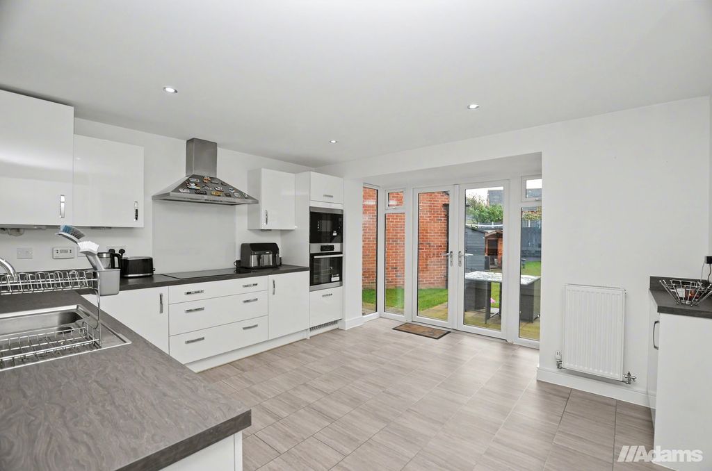 Property photo 2 of 35