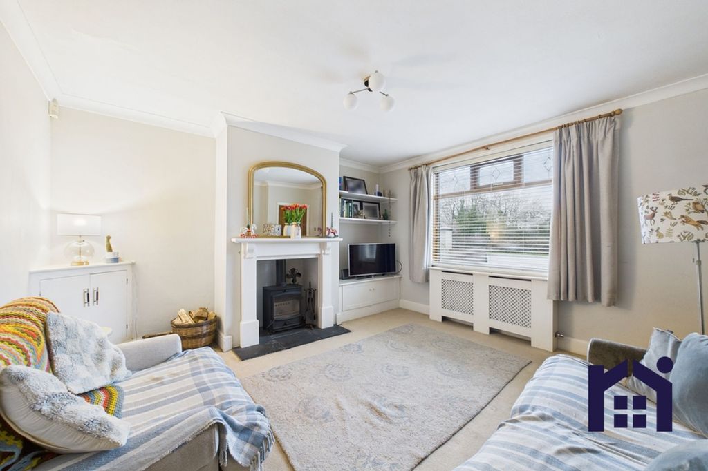 Property photo 2 of 33 Living Room