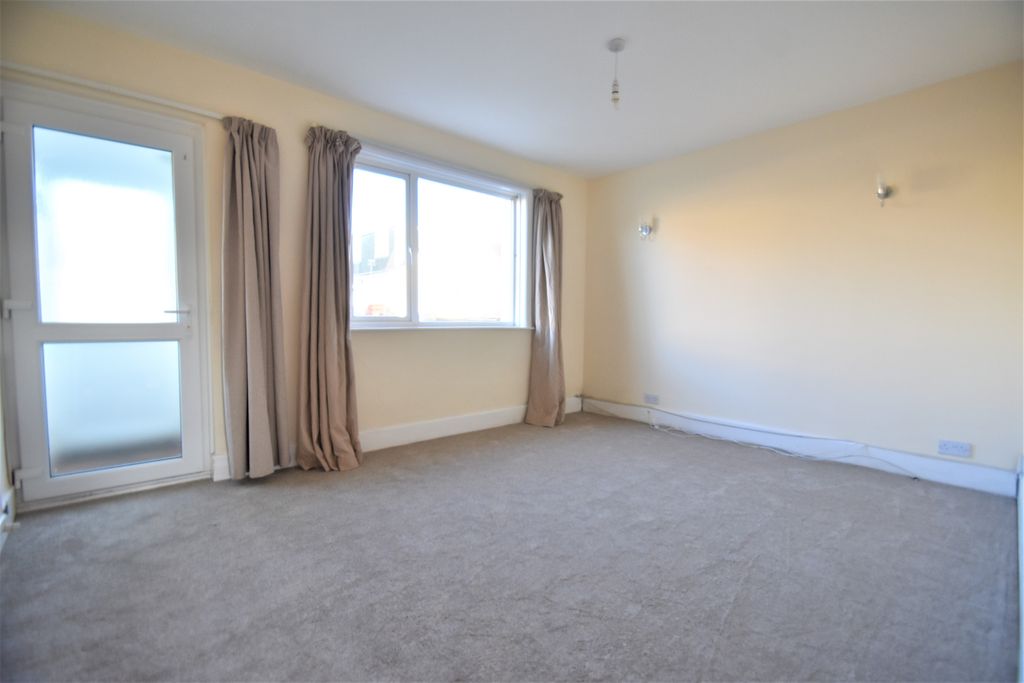 Property photo 3 of 14 Photo 03