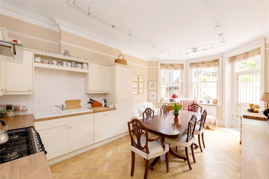 Property photo 2 of 15 Picture No. 13