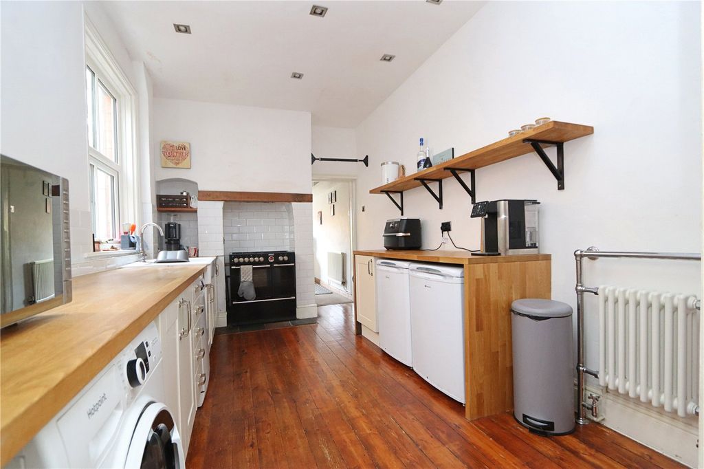 Property photo 3 of 19 Picture No. 21