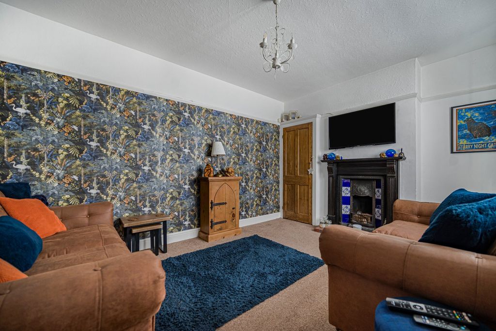 Property photo 3 of 23 Picture No. 17