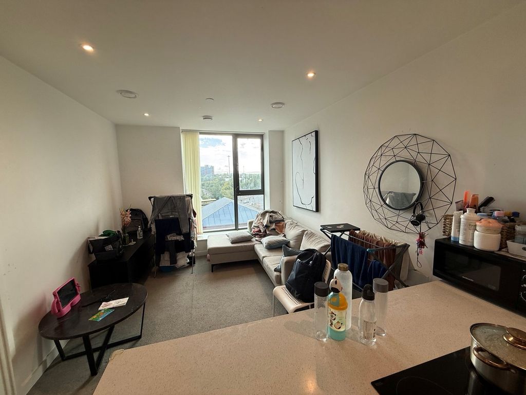 Property photo 3 of 6
