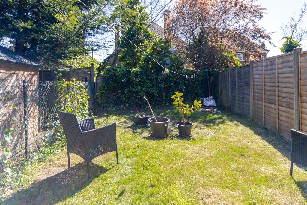 Property photo 2 of 17