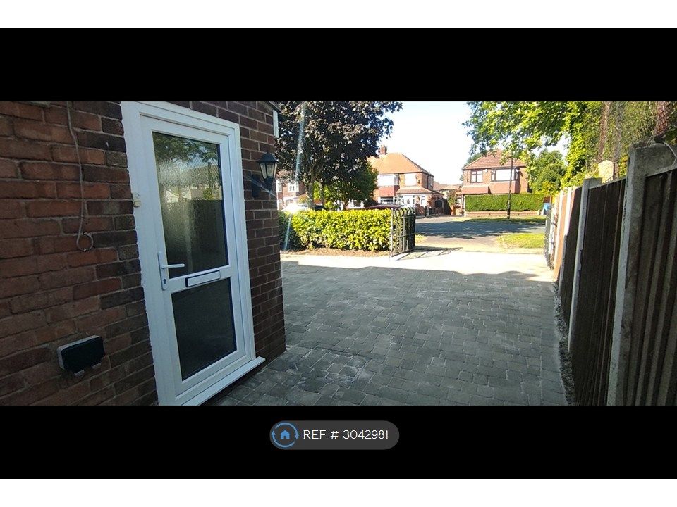 Property photo 2 of 32