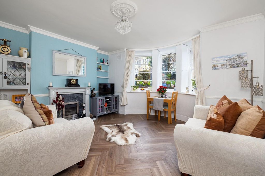 Property photo 3 of 16 Char8644.Jpg