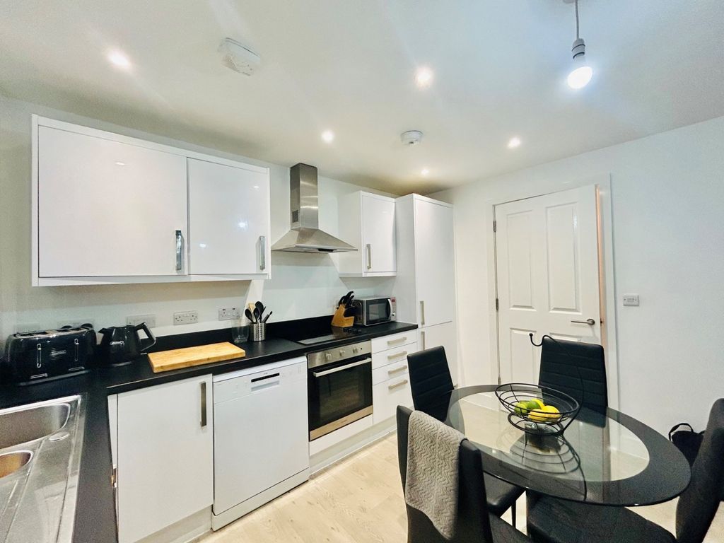 Property photo 2 of 10 Picture No. 04