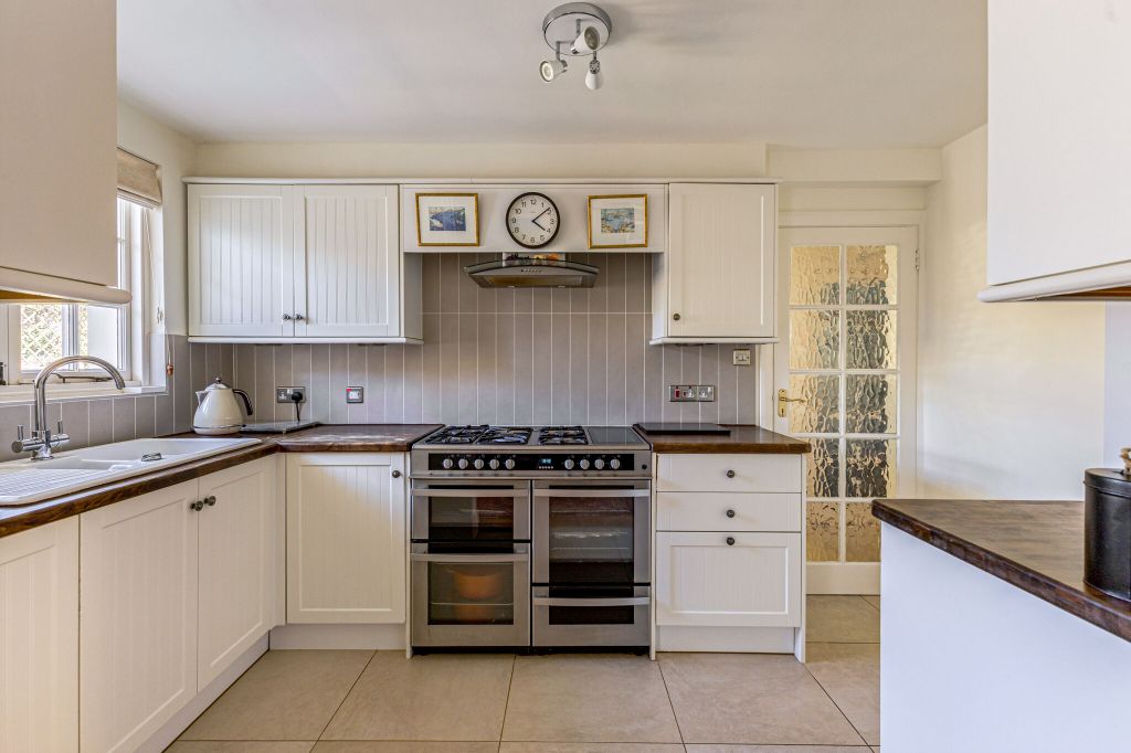 Property photo 2 of 24
